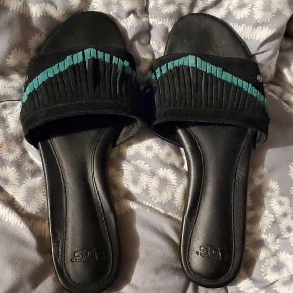 UGG Shoes - 🖤Ugg🖤western fringe suede slides🖤
